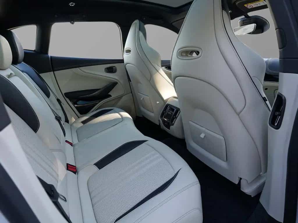 Aston Martin DBX 707 Lunar White / Onyx Black / Ivory null-photo-32