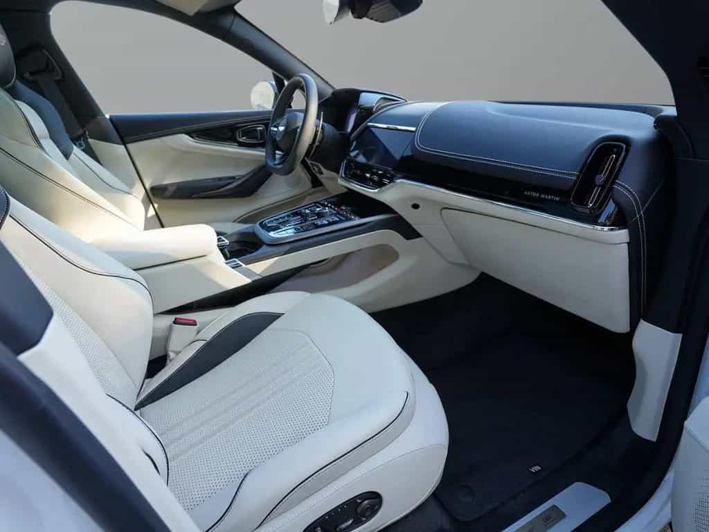 Aston Martin DBX 707 Lunar White / Onyx Black / Ivory null-photo-35