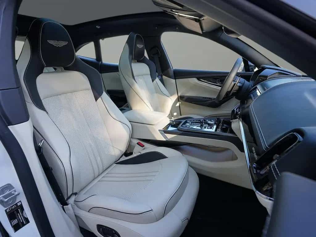 Aston Martin DBX 707 Lunar White / Onyx Black / Ivory null-photo-36