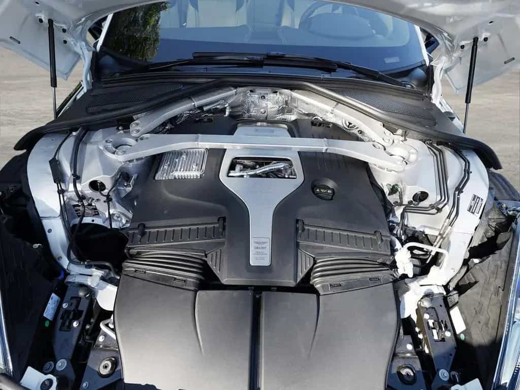 Aston Martin DBX 707 Lunar White / Onyx Black / Ivory null-photo-38