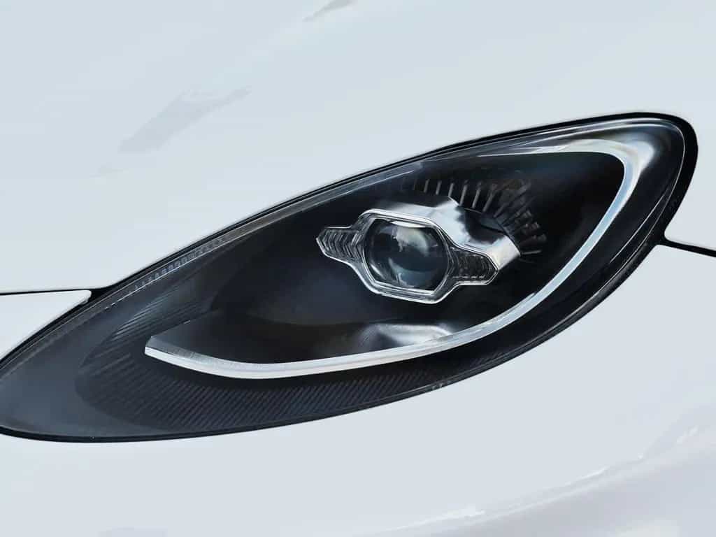 Aston Martin DBX 707 Lunar White / Onyx Black / Ivory null-photo-9