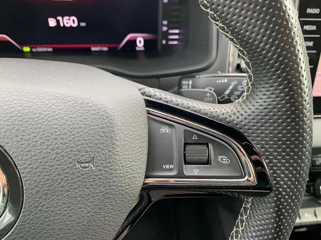 Skoda Karoq 1.5TSI DSG Sportline AHK+CANTON+Virtual 06/2019-photo-20