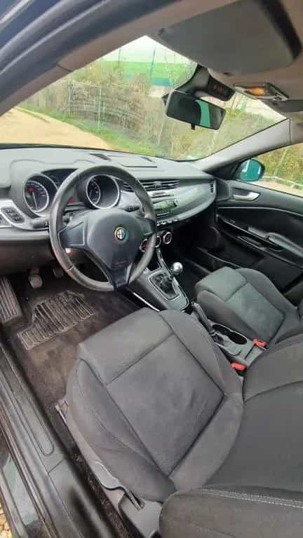 Alfa Romeo Giulietta Super 10/2011-photo-5
