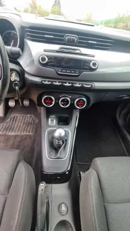 Alfa Romeo Giulietta Super 10/2011-photo-8