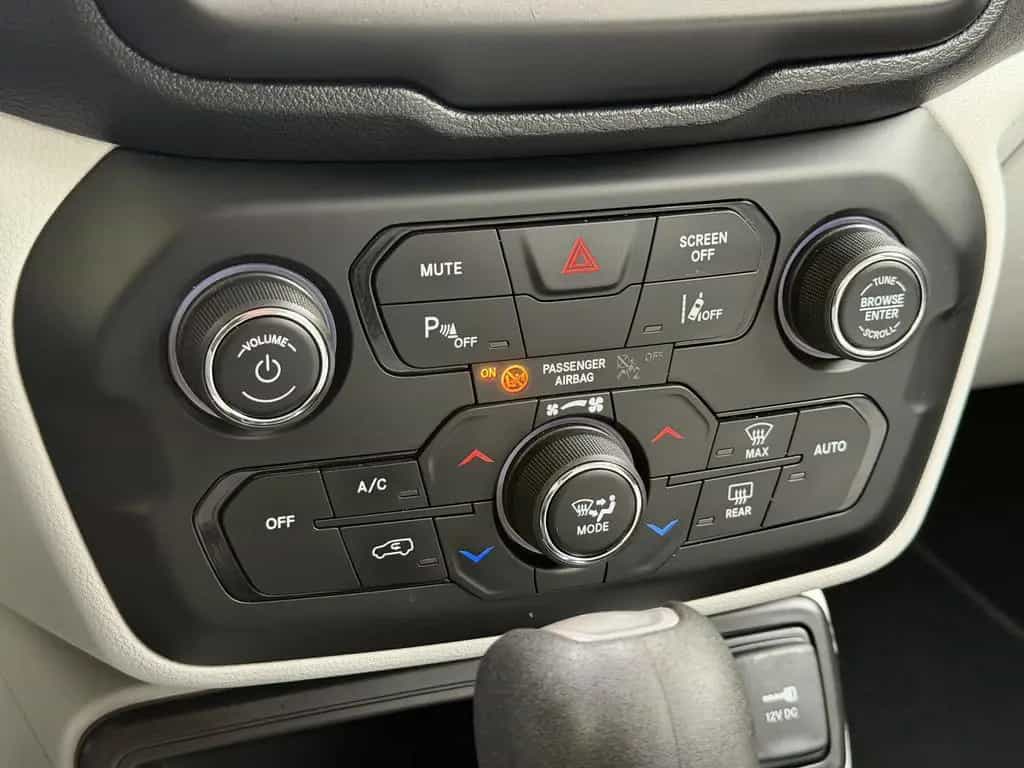 Jeep Renegade Longitude FWD Automatik *1.Hand* 08/2019-photo-33