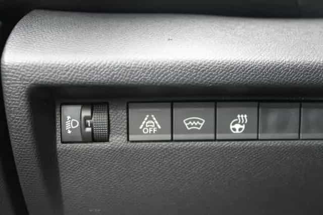 Citroën C4 Feel Puretech 130 EAT8 09/2021-photo-18
