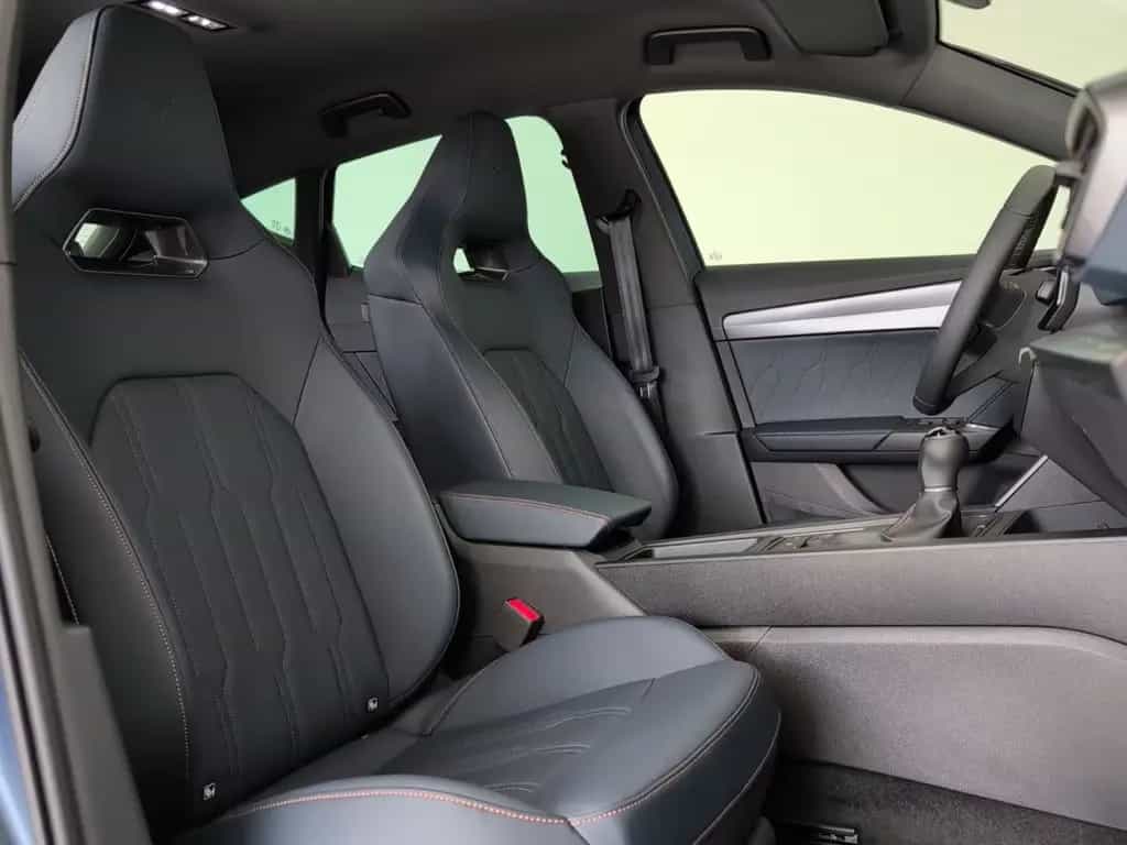 Cupra Formentor 1.5 TSI LEDER Navi CarPlay 18" MATT ! 02/2024-photo-19