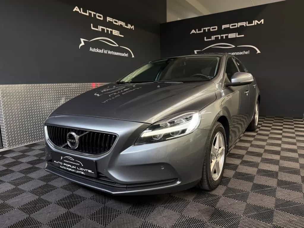 Volvo V40 Kinetic 2.0-LED-SZH-SCHECKHEFT-1.HAND- 05/2017-photo-0