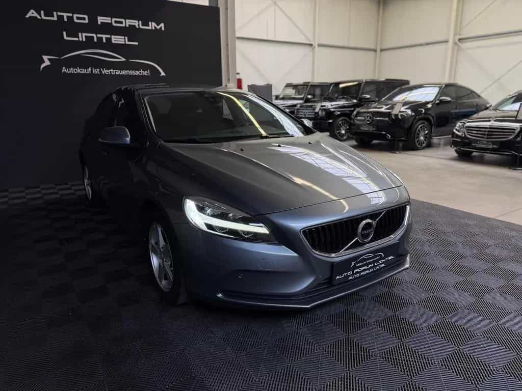 Volvo V40 Kinetic 2.0-LED-SZH-SCHECKHEFT-1.HAND- 05/2017-photo-6