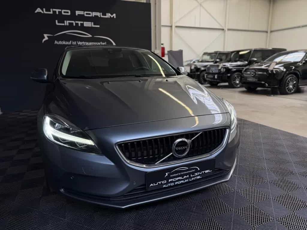 Volvo V40 Kinetic 2.0-LED-SZH-SCHECKHEFT-1.HAND- 05/2017-photo-7