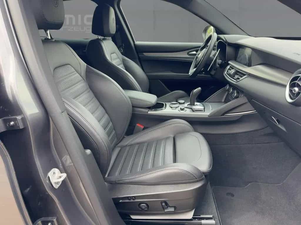 Alfa Romeo Stelvio MY23 Veloce 2.0 Turbo 16V 280 PS 03/2024-photo-10