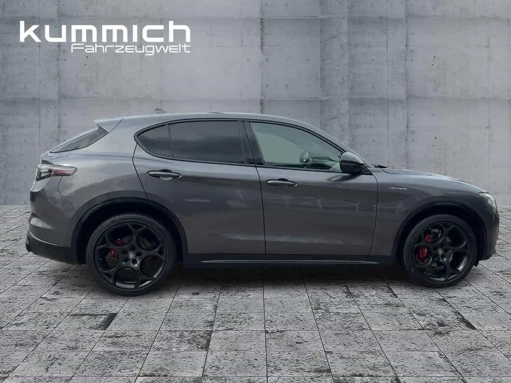Alfa Romeo Stelvio MY23 Veloce 2.0 Turbo 16V 280 PS 03/2024-photo-2