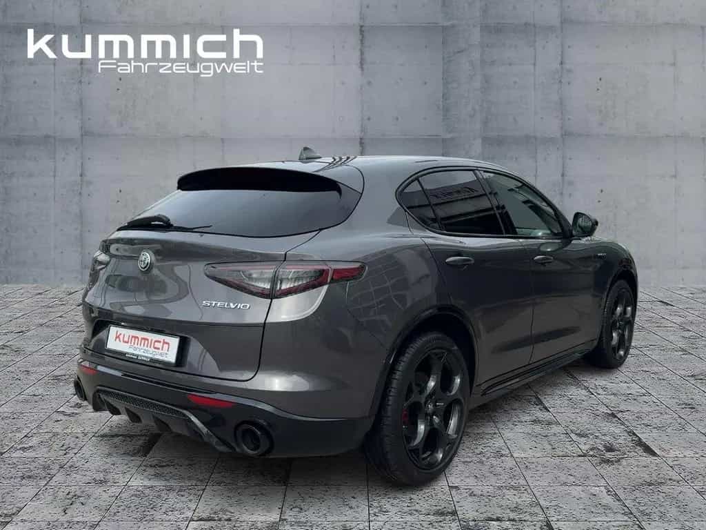 Alfa Romeo Stelvio MY23 Veloce 2.0 Turbo 16V 280 PS 03/2024-photo-3