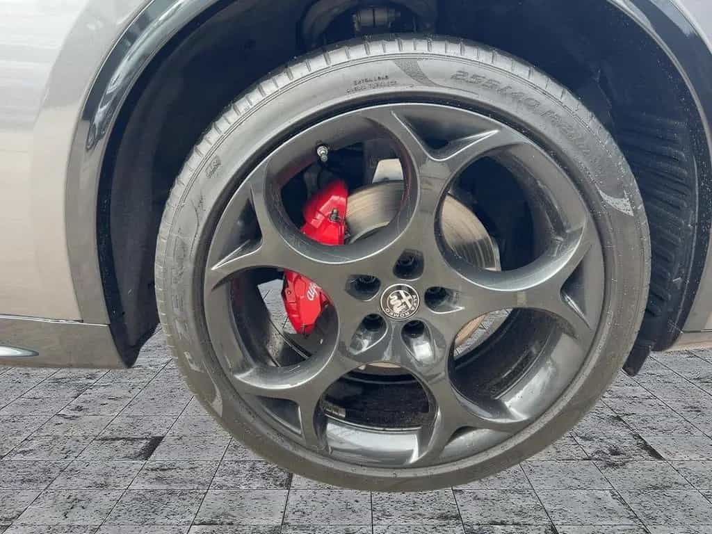 Alfa Romeo Stelvio MY23 Veloce 2.0 Turbo 16V 280 PS 03/2024-photo-6