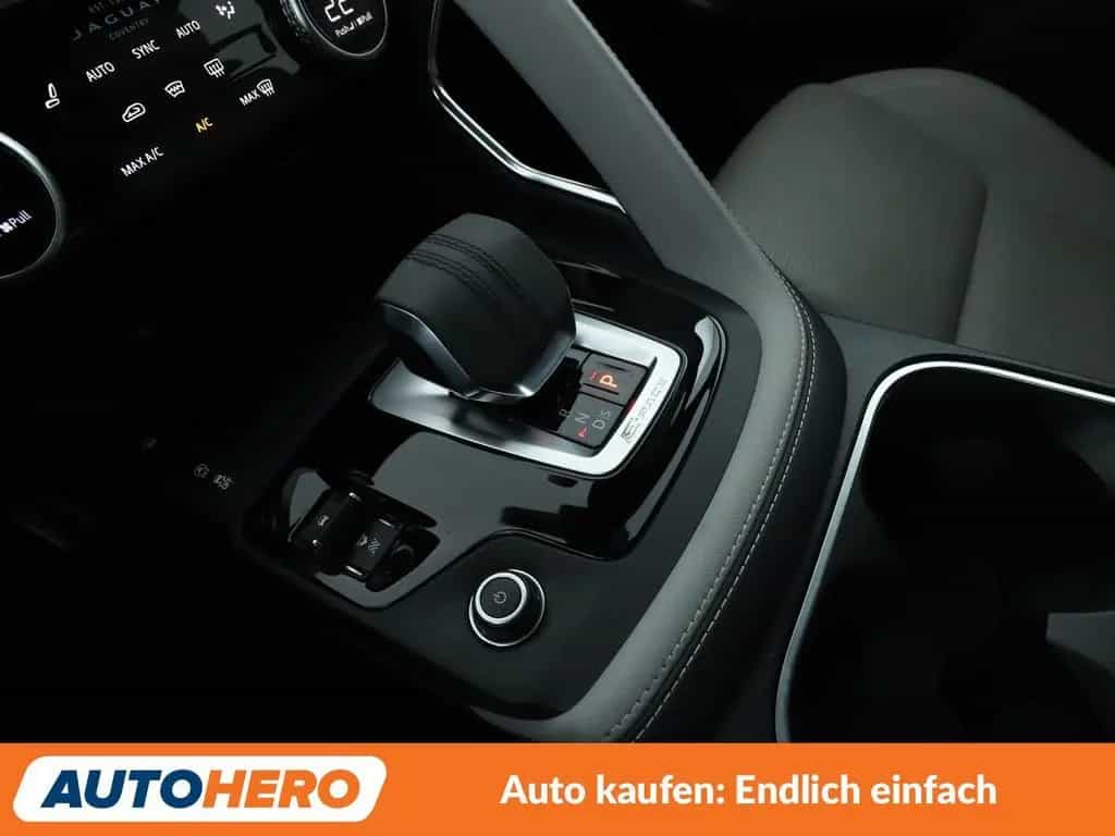 Jaguar E-Pace P200 Mild-Hybrid R-Dynamic Black AWD 01/2023-photo-25