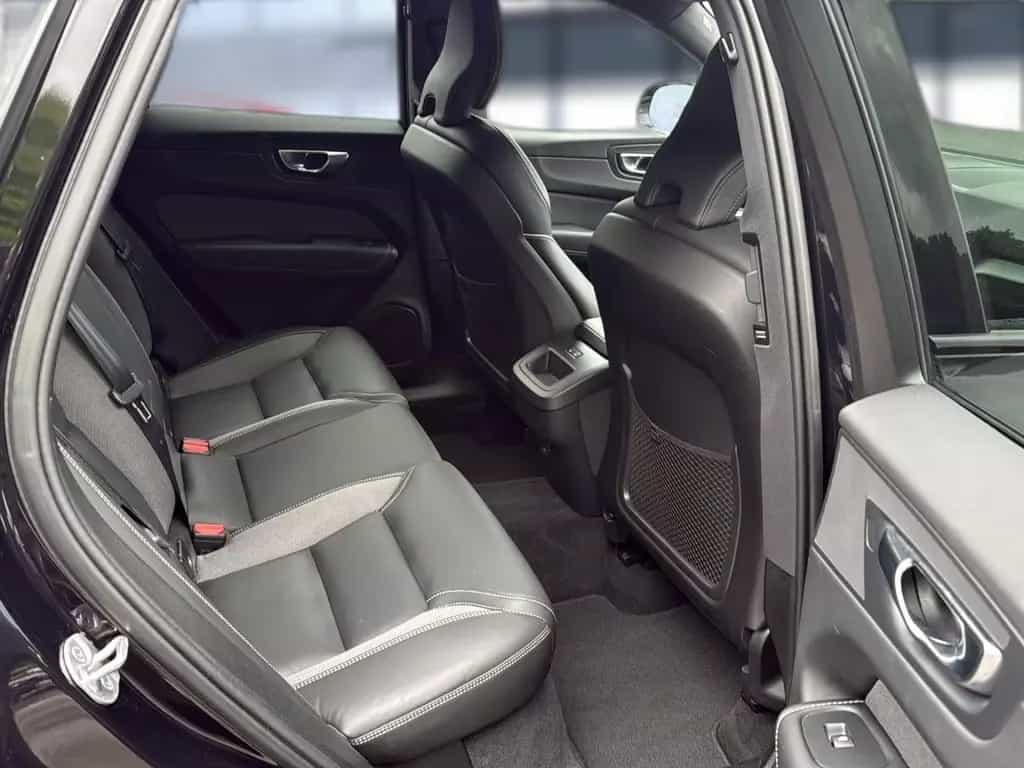 Volvo XC60 B5 (Benzin) Plus Dark AWD Automatik Navi 03/2023-photo-21