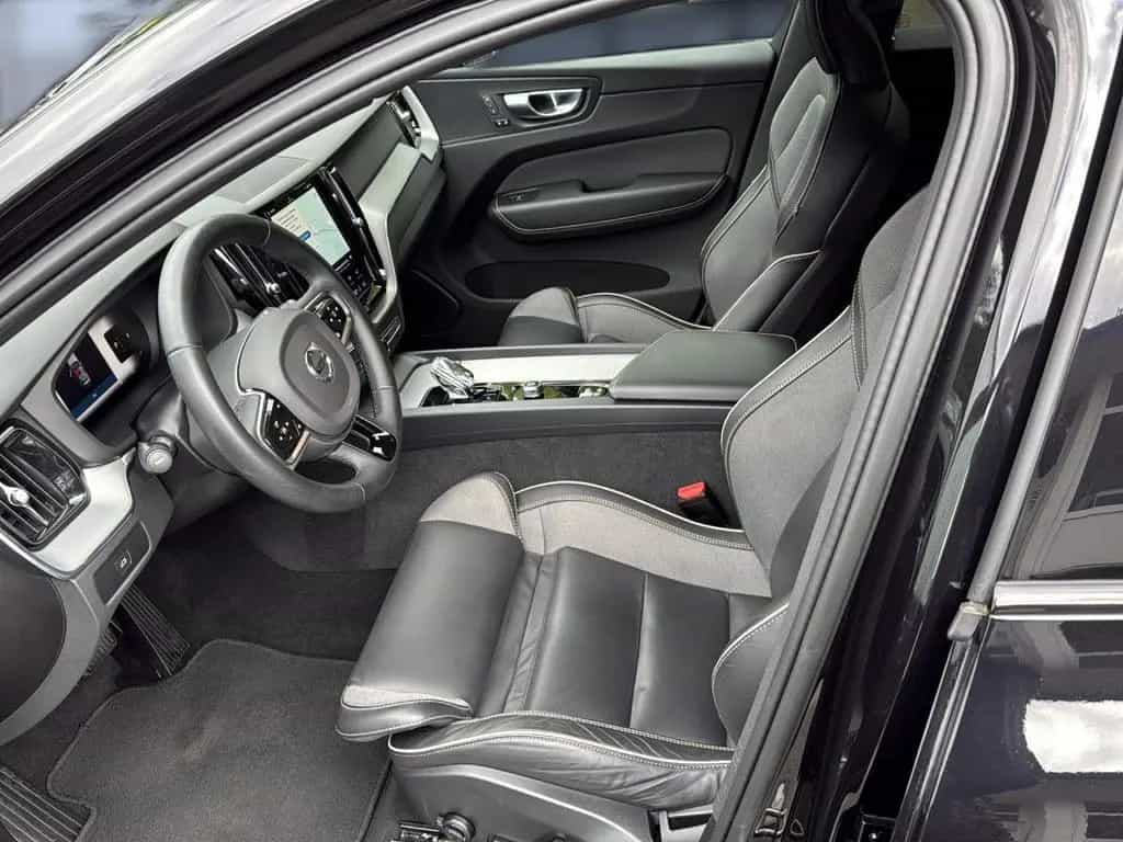 Volvo XC60 B5 (Benzin) Plus Dark AWD Automatik Navi 03/2023-photo-9