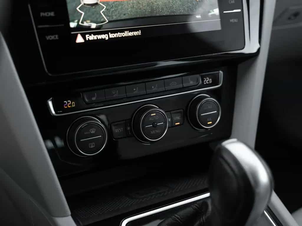 Volkswagen Passat Variant Elegance 4Motion Business-P Prem. 06/2020-photo-21