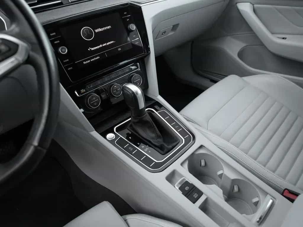 Volkswagen Passat Variant Elegance 4Motion Business-P Prem. 06/2020-photo-22