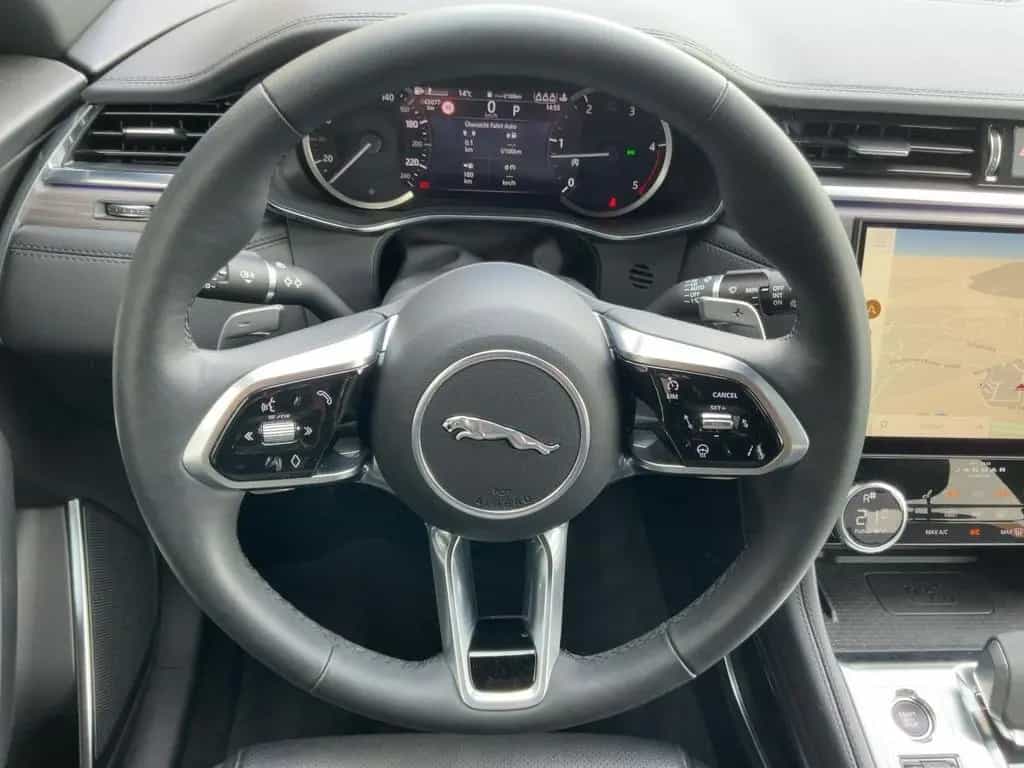 Jaguar F-Pace D200 AWD SE LED+NAV+ACC+SHZ+RFK+DAB+LM20" 01/2023-photo-9