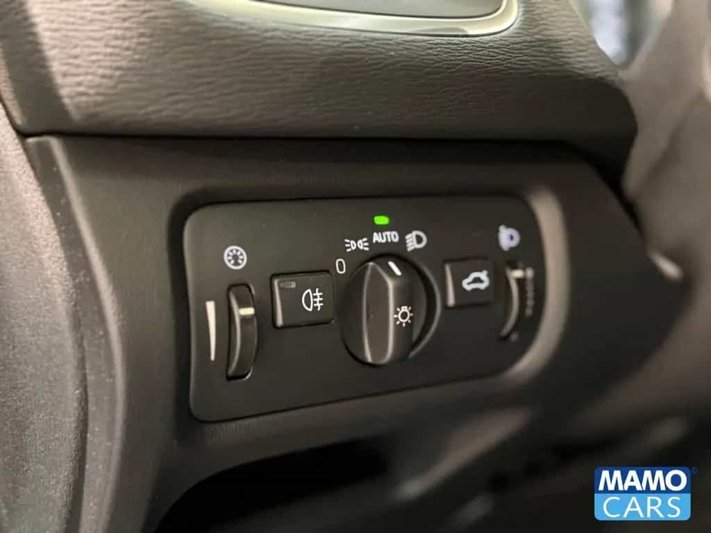 Volvo V40 T2 Kinetic CAM/SHZ/NAVI/KLIMA/PDC/FSH 12/2016-photo-31