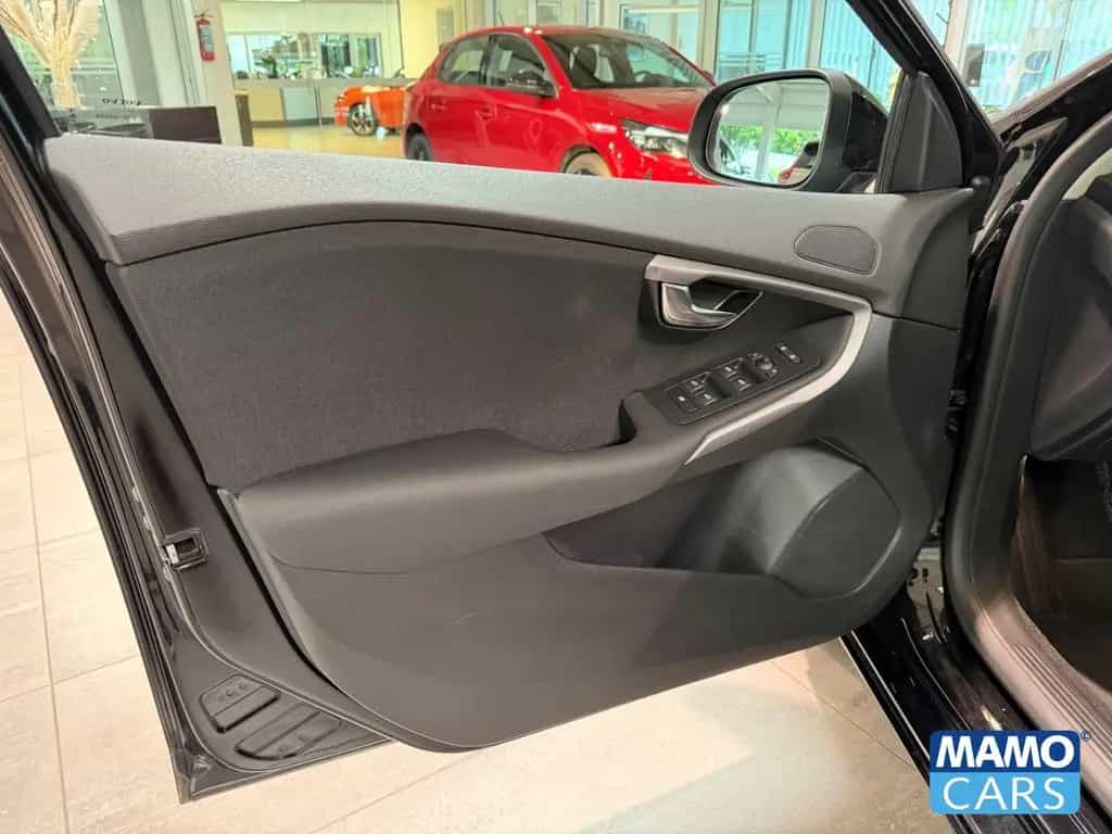 Volvo V40 T2 Kinetic CAM/SHZ/NAVI/KLIMA/PDC/FSH 12/2016-photo-36