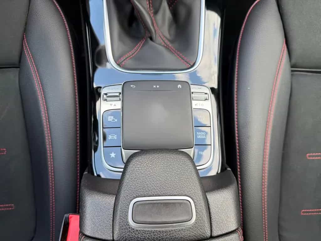 Mercedes-Benz A 200 /LED/AMG-LINE/S-SITZE/ 08/2018-photo-21