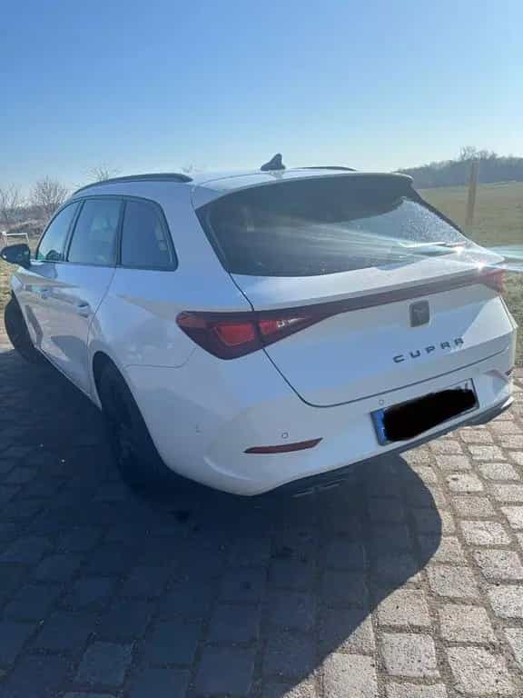 Cupra Leon 2.0 TSI 140kW DSG Sportstourer - 02/2023-photo-3