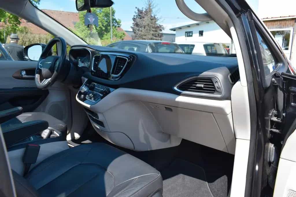 Chrysler Pacifica Touring L Plus *Panorama*Navi*DVD* 06/2019-photo-7