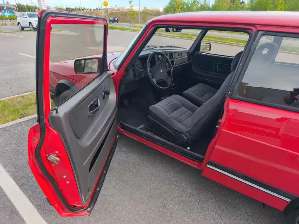 Saab 900 03/1989-photo-10