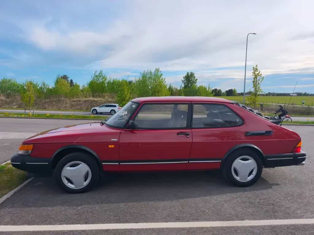 Saab 900 03/1989-photo-2