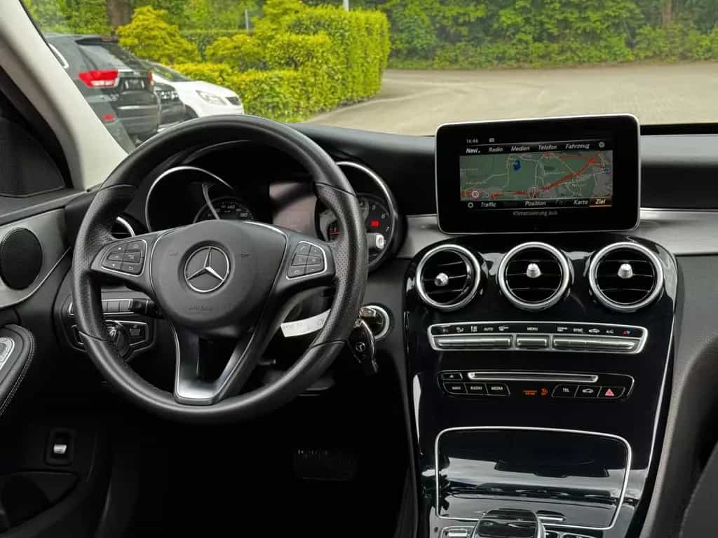 Mercedes-Benz C 180 C T-Modell CGI Garantie*Leder *360° *LED 02/2018-photo-28