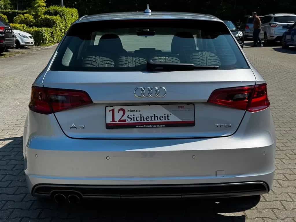 Audi A3 Sportback S line 1.Hand *nur 60000 Km* Navi 11/2015-photo-11