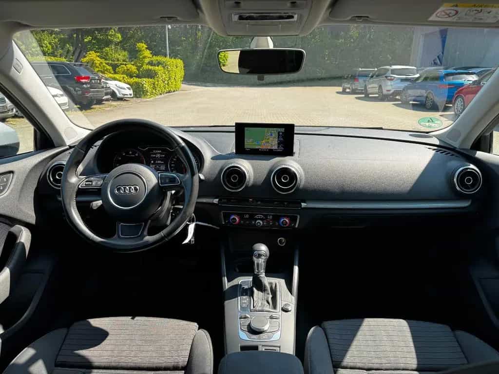 Audi A3 Sportback S line 1.Hand *nur 60000 Km* Navi 11/2015-photo-24