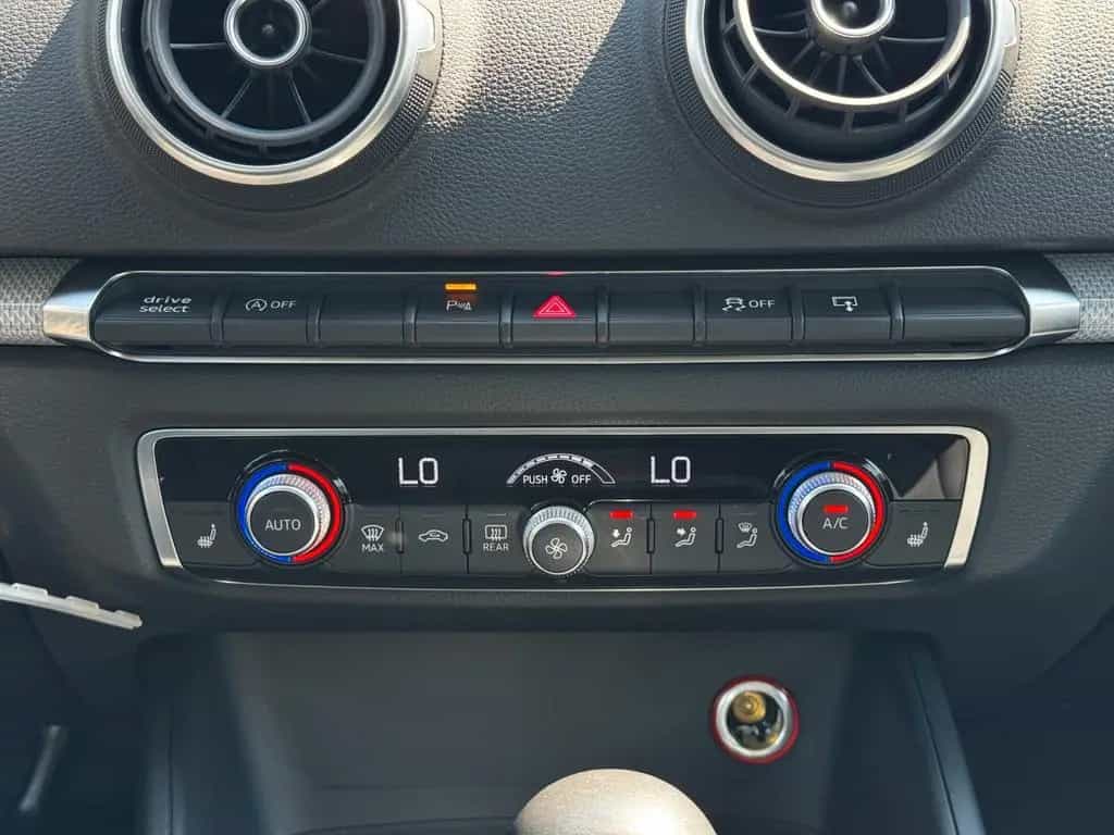 Audi A3 Sportback S line 1.Hand *nur 60000 Km* Navi 11/2015-photo-30