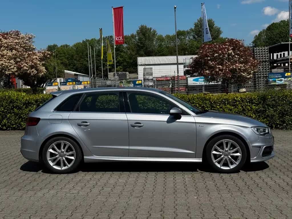 Audi A3 Sportback S line 1.Hand *nur 60000 Km* Navi 11/2015-photo-6