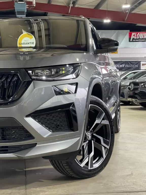 Skoda Kodiaq RS+4x4+CANTON SOUND+AHK+SHZ VORN/HINTEN+GARANTIE 10/2023-photo-1