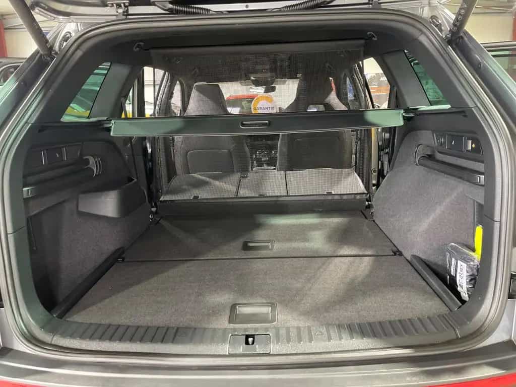 Skoda Kodiaq RS+4x4+CANTON SOUND+AHK+SHZ VORN/HINTEN+GARANTIE 10/2023-photo-13