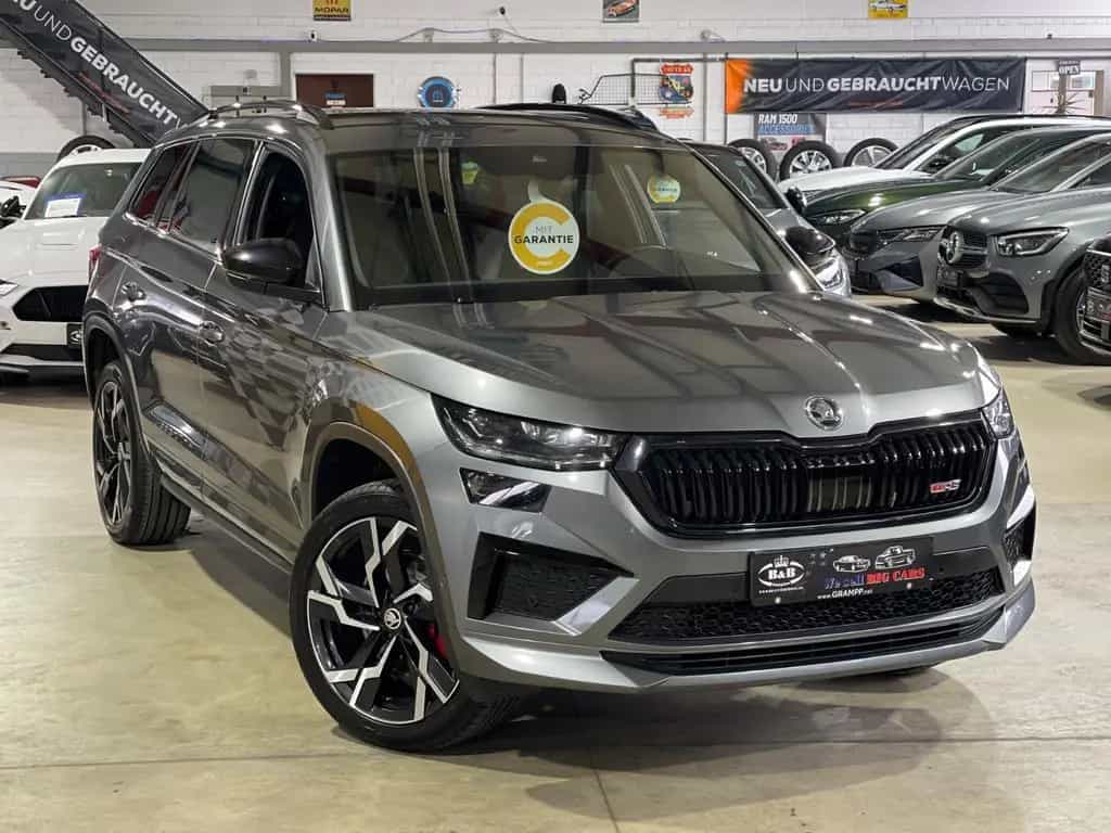 Skoda Kodiaq RS+4x4+CANTON SOUND+AHK+SHZ VORN/HINTEN+GARANTIE 10/2023-photo-3