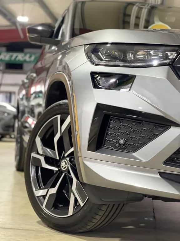 Skoda Kodiaq RS+4x4+CANTON SOUND+AHK+SHZ VORN/HINTEN+GARANTIE 10/2023-photo-4