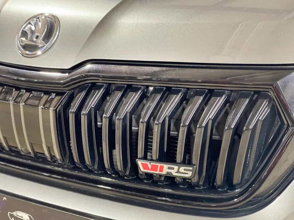 Skoda Kodiaq RS+4x4+CANTON SOUND+AHK+SHZ VORN/HINTEN+GARANTIE 10/2023-photo-5