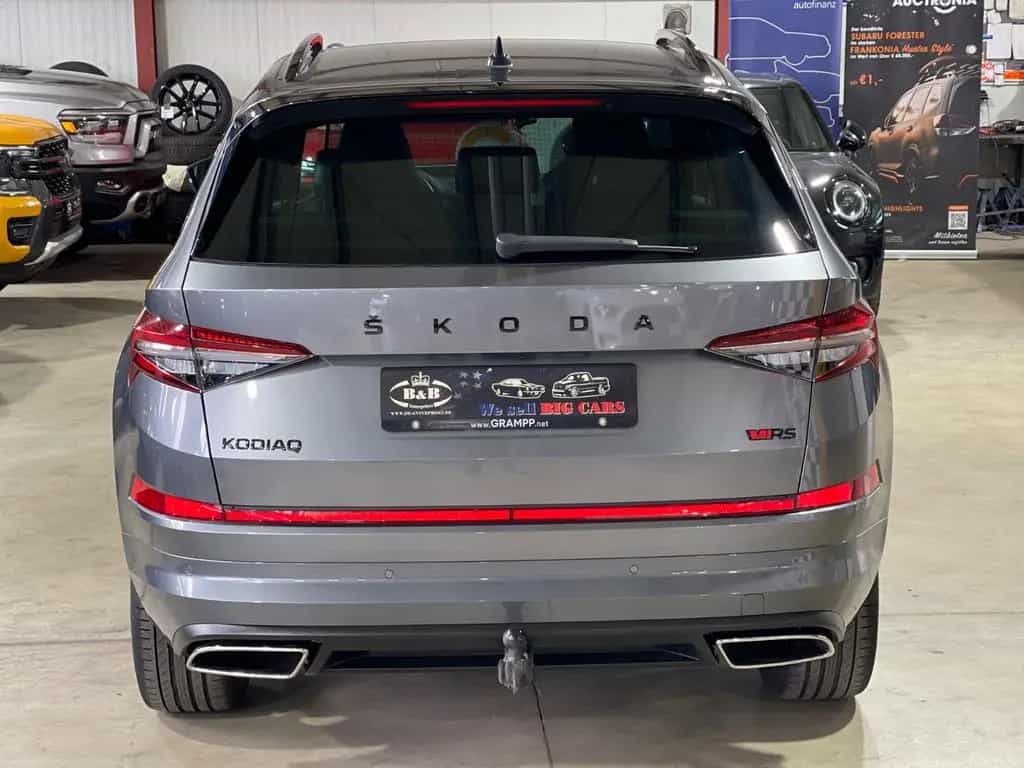 Skoda Kodiaq RS+4x4+CANTON SOUND+AHK+SHZ VORN/HINTEN+GARANTIE 10/2023-photo-9