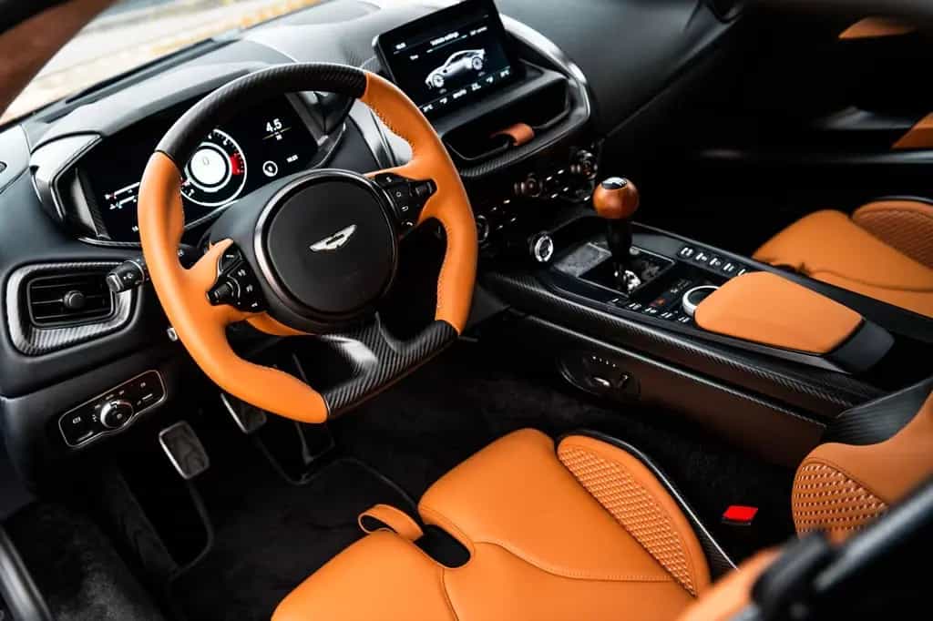 Aston Martin Other Valour 02/2024-photo-15
