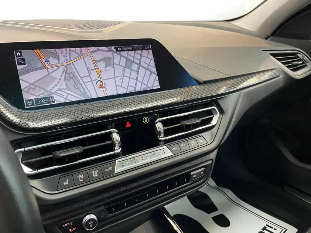 BMW 118 i Sport Line Automatik Sonderedition Pano AHK 11/2020-photo-22