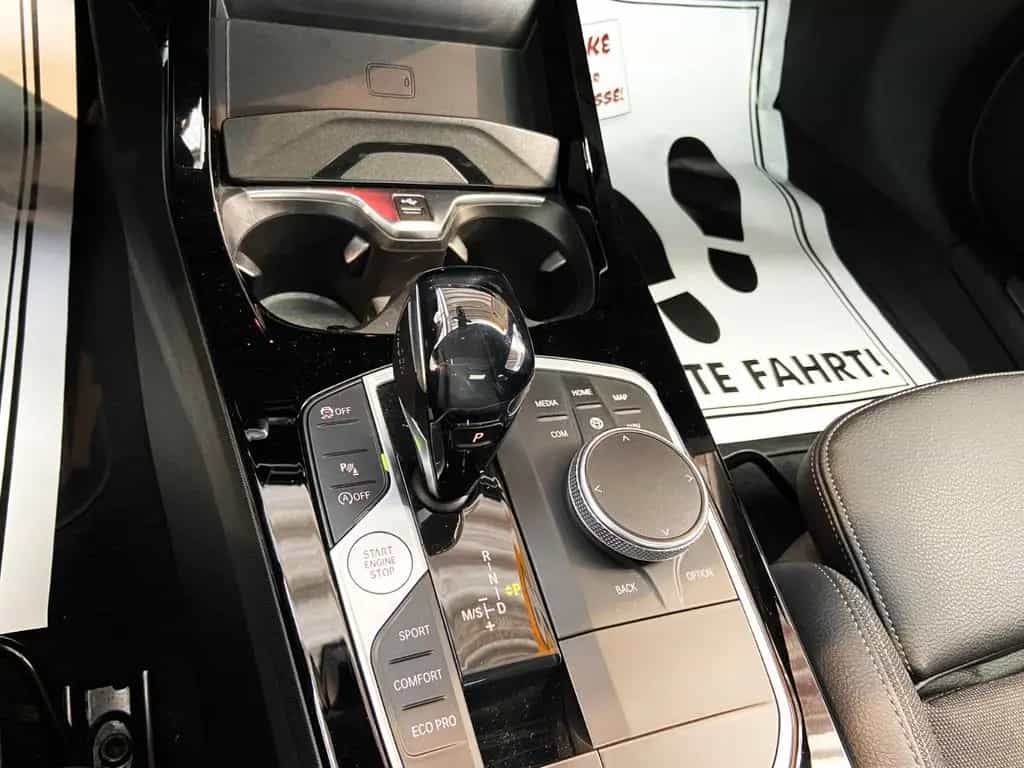 BMW 118 i Sport Line Automatik Sonderedition Pano AHK 11/2020-photo-23
