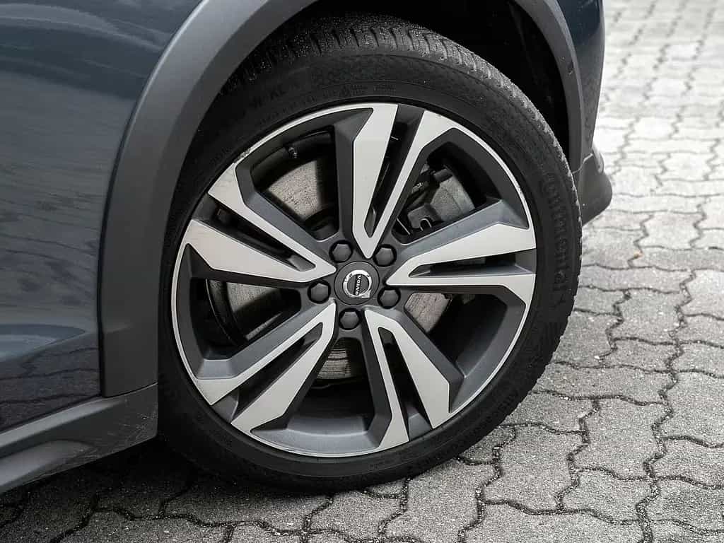 Volvo V60 Cross Country B5 AWD Ultimate 05/2024-photo-4