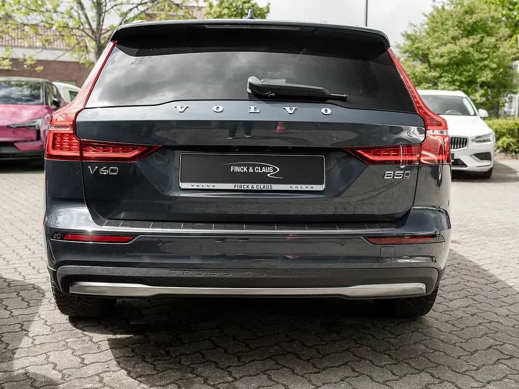 Volvo V60 Cross Country B5 AWD Ultimate 05/2024-photo-6