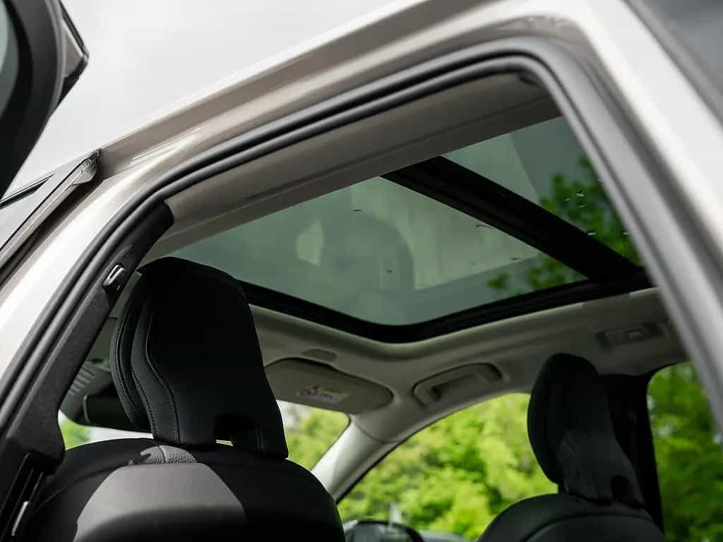 Volvo XC60 B5 AWD Ultra Dark 07/2025-photo-10