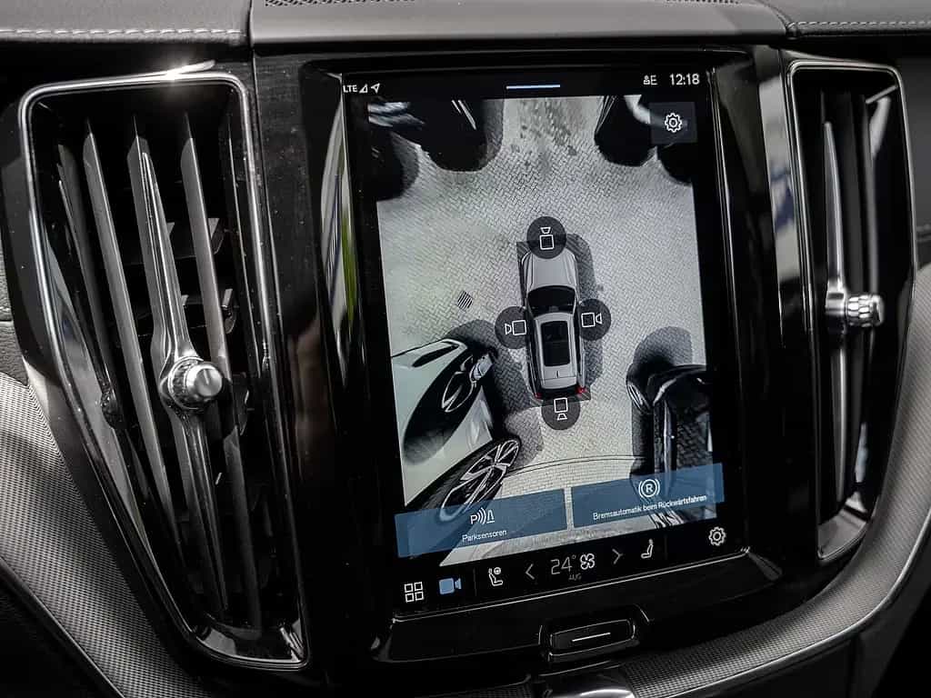 Volvo XC60 B5 AWD Ultra Dark 07/2025-photo-14