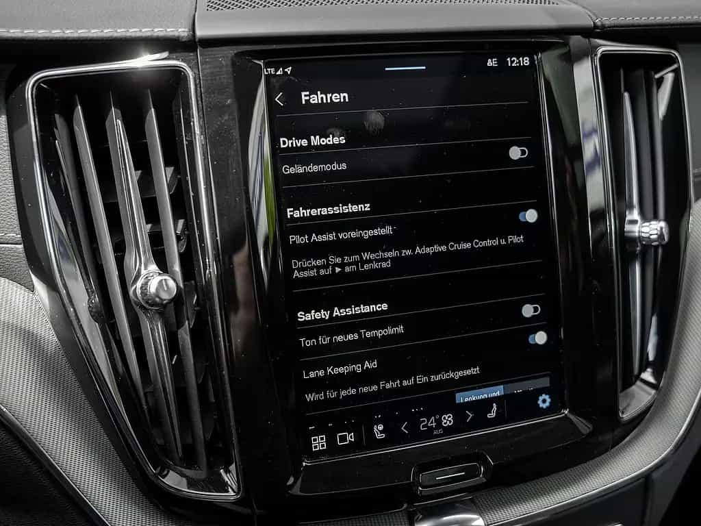 Volvo XC60 B5 AWD Ultra Dark 07/2025-photo-16
